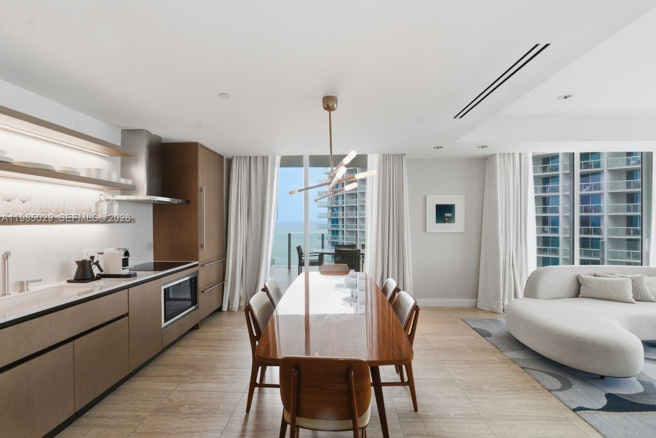 525 N Fort Lauderdale Beach Blvd Unit: 1509