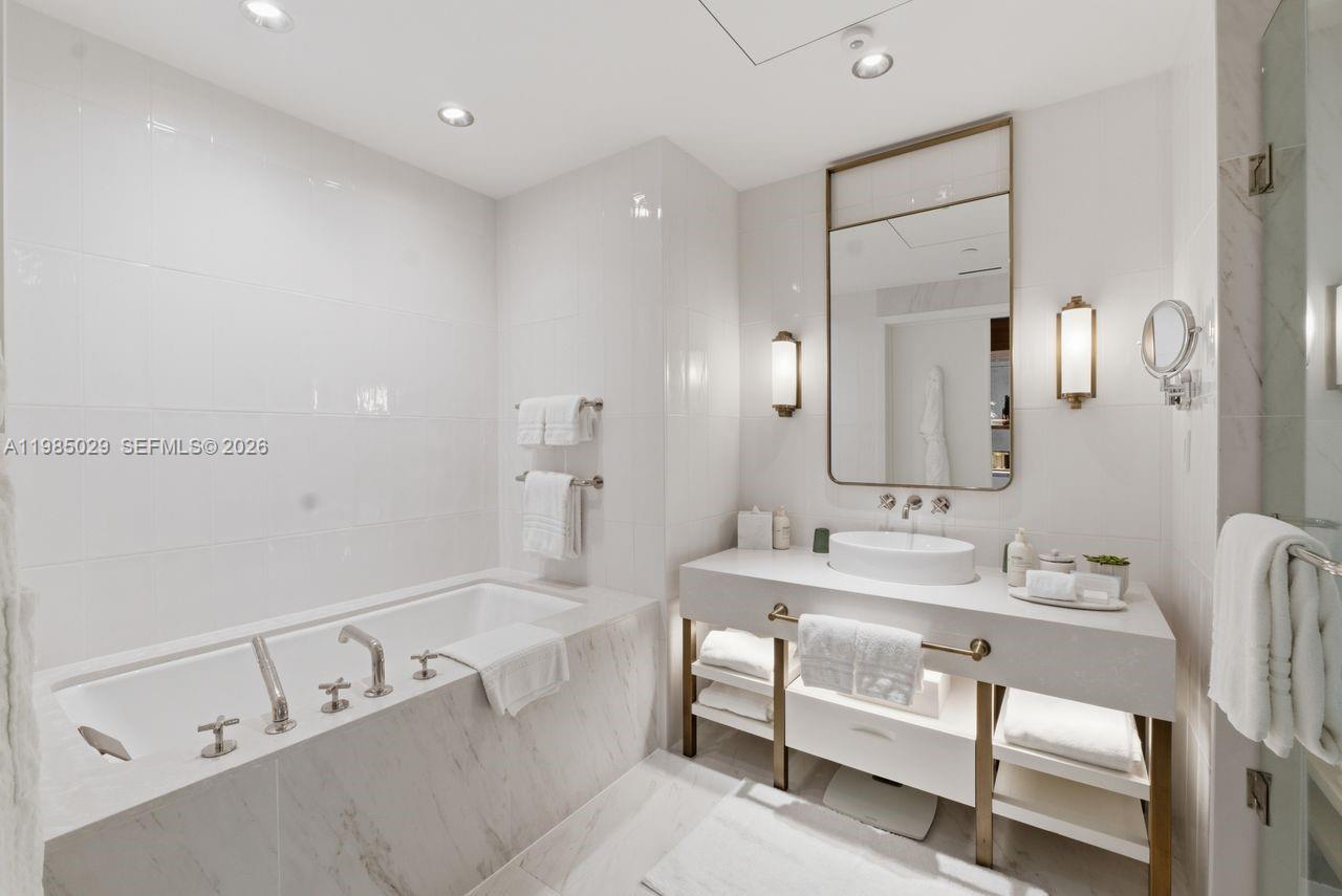 525 N Fort Lauderdale Beach Blvd Unit: 1509