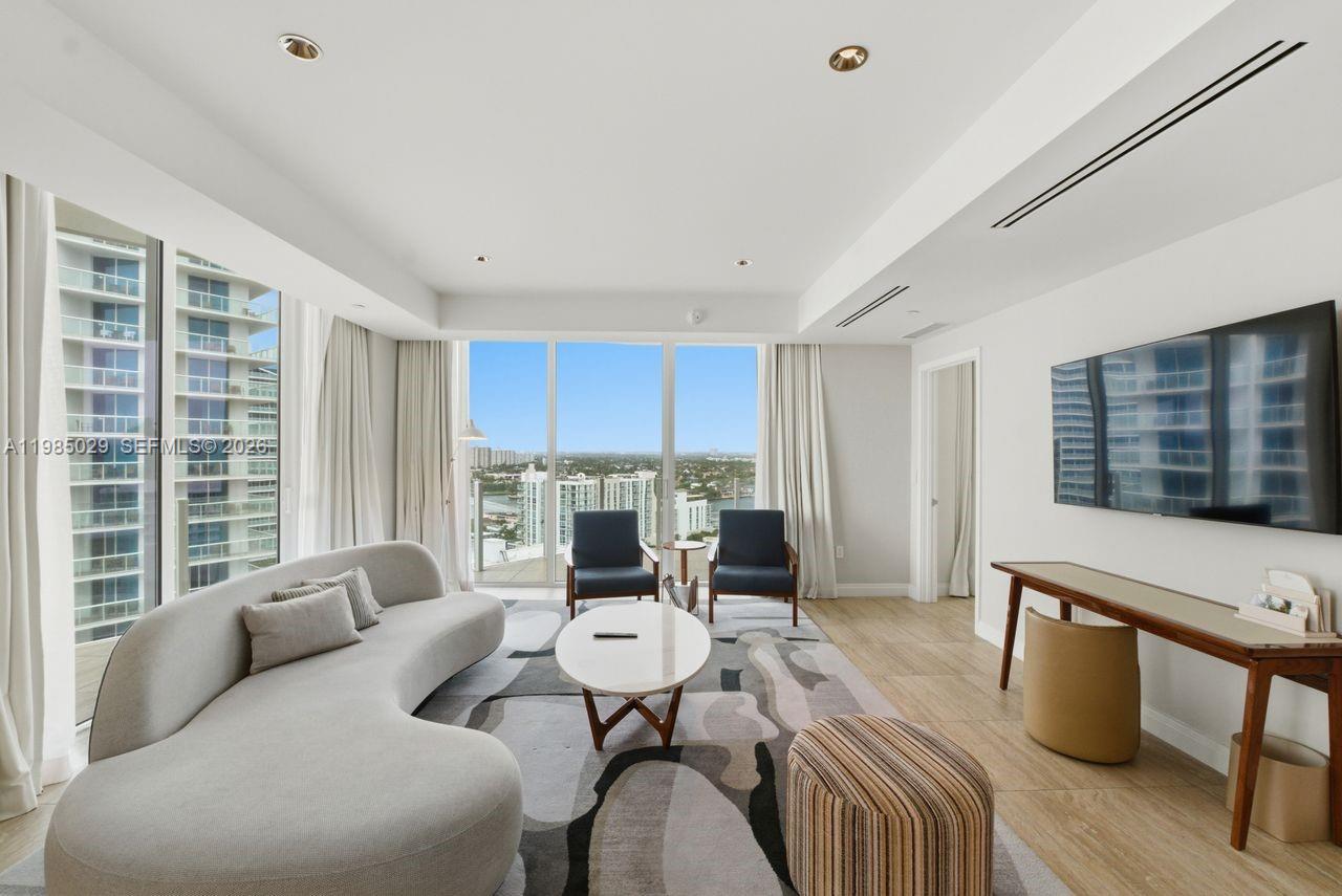525 N Fort Lauderdale Beach Blvd Unit: 1509