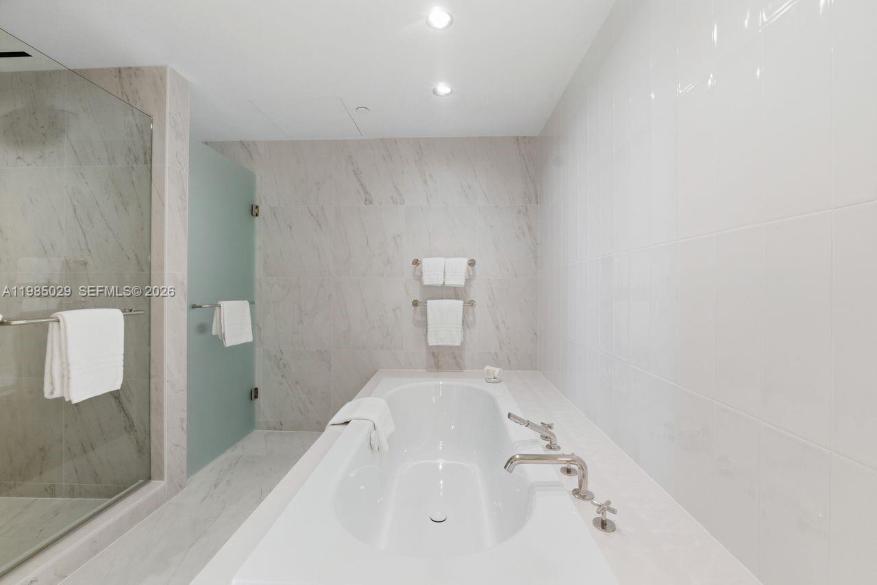 525 N Fort Lauderdale Beach Blvd Unit: 1509