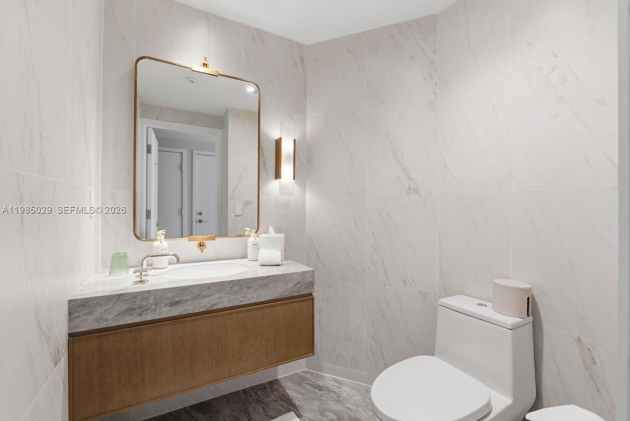 525 N Fort Lauderdale Beach Blvd Unit: 1509