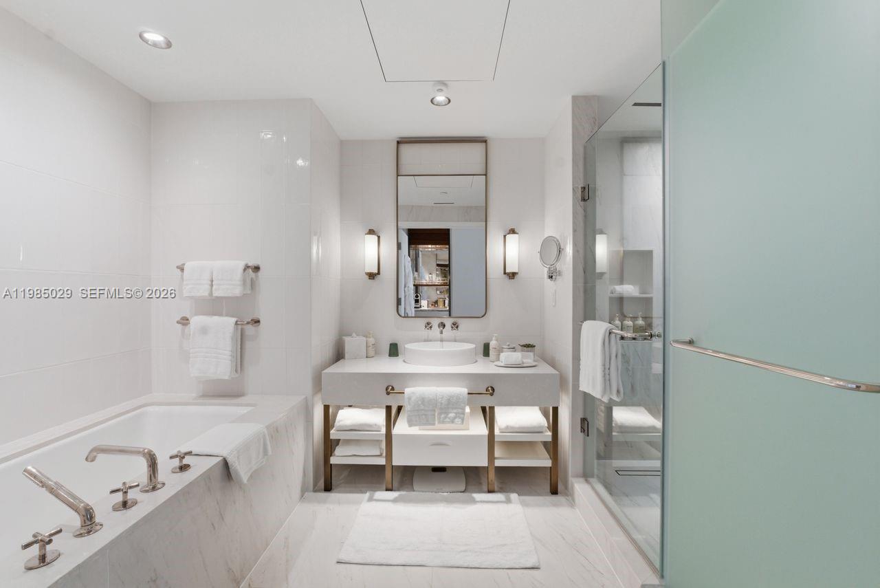 525 N Fort Lauderdale Beach Blvd Unit: 1509