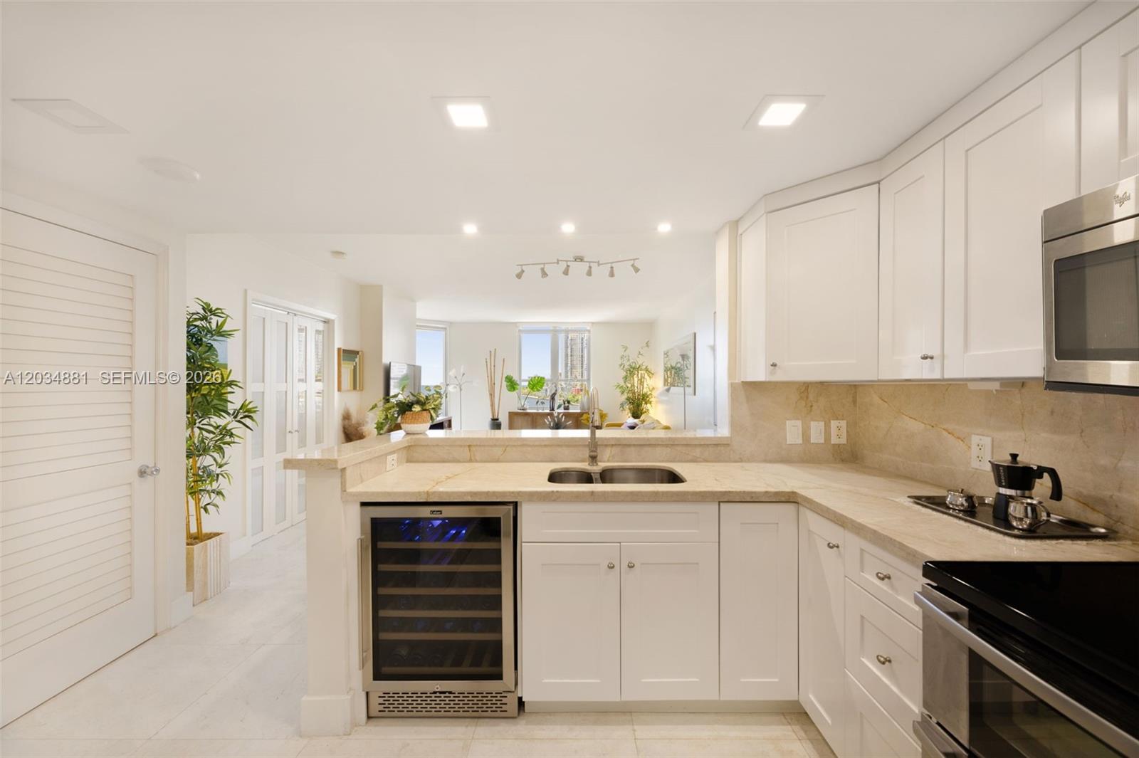 701 Brickell Key Blvd # 901