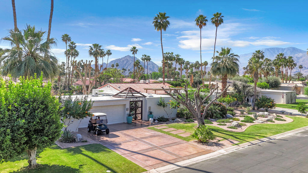 48900 Avenida El Nido