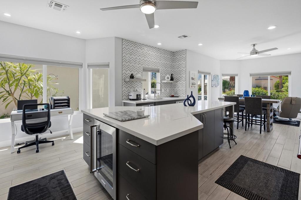 48221 Calle Florista