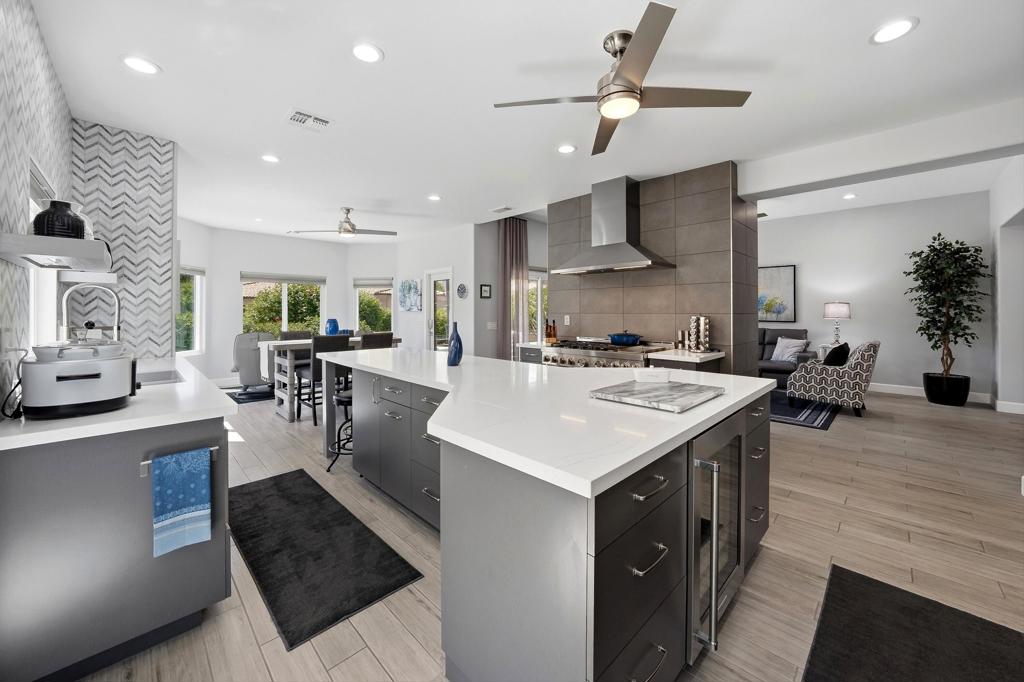 48221 Calle Florista