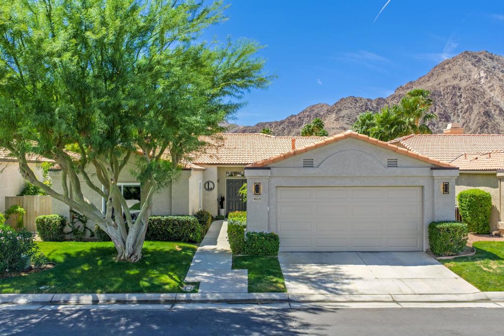 48221 Calle Florista