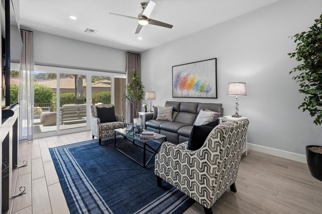 48221 Calle Florista