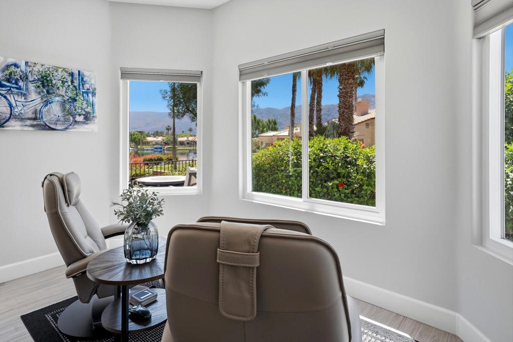 48221 Calle Florista