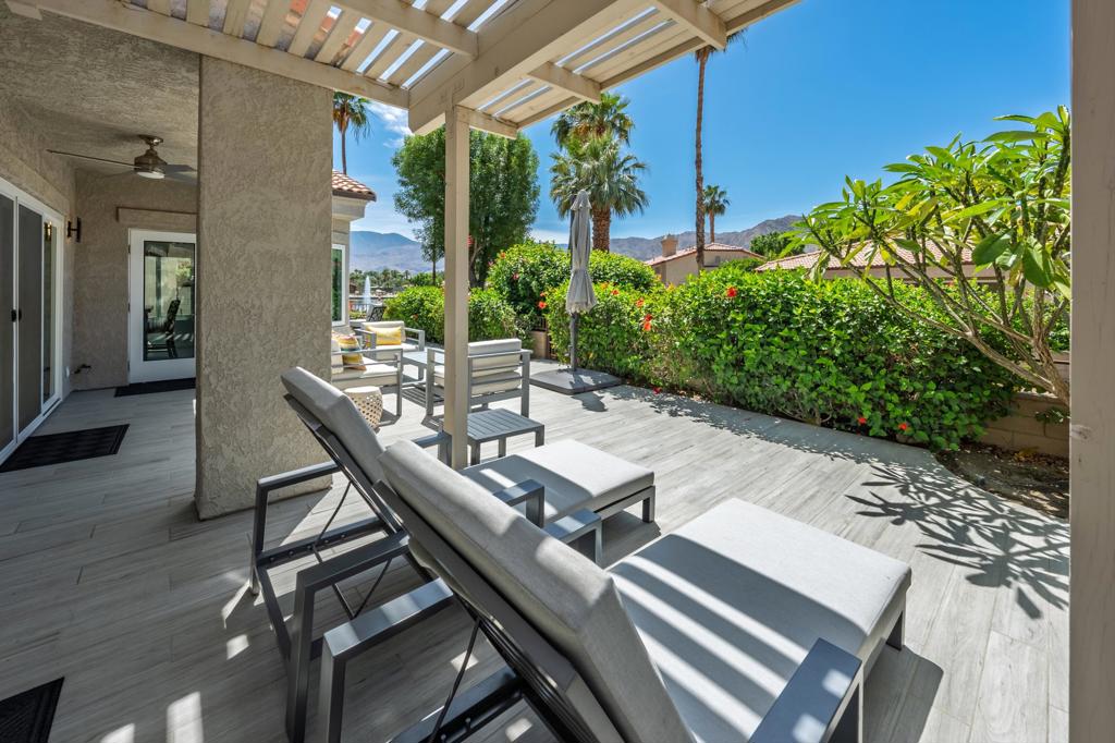 48221 Calle Florista