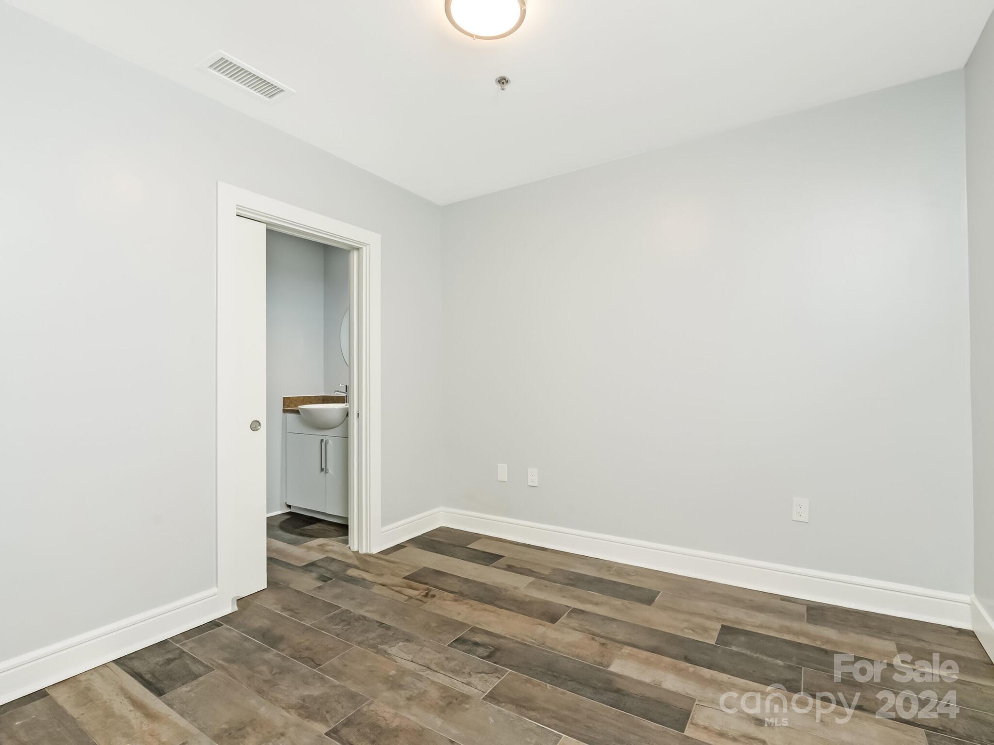 333 W Trade Street Unit: 2008