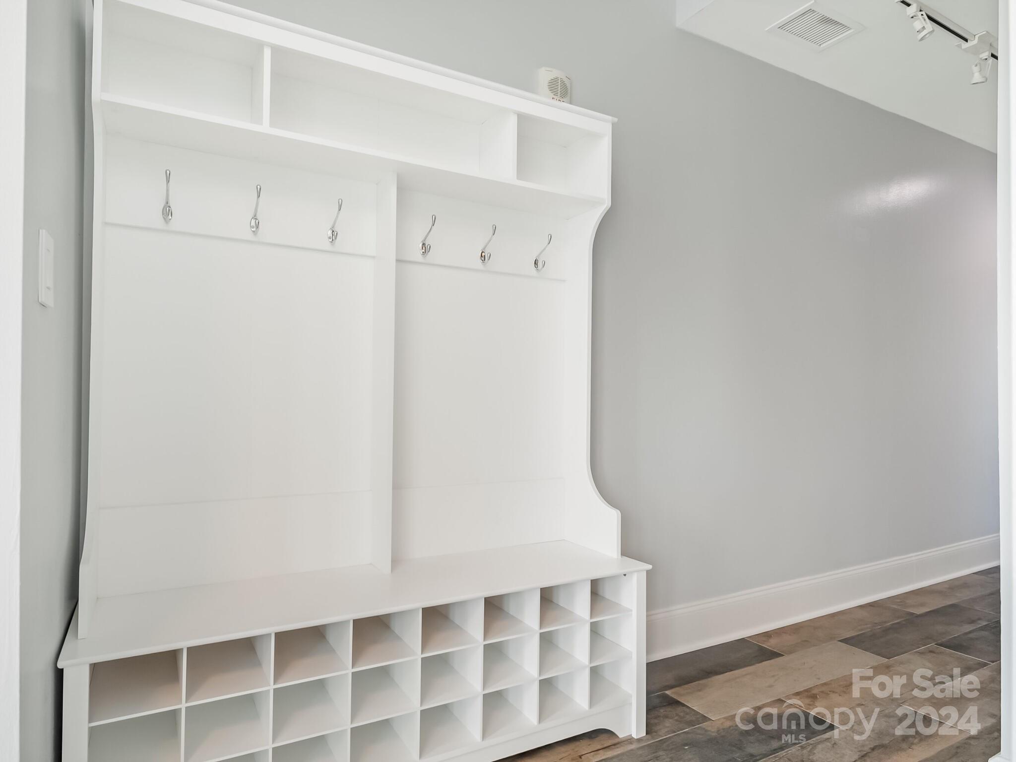 333 W Trade Street Unit: 2008