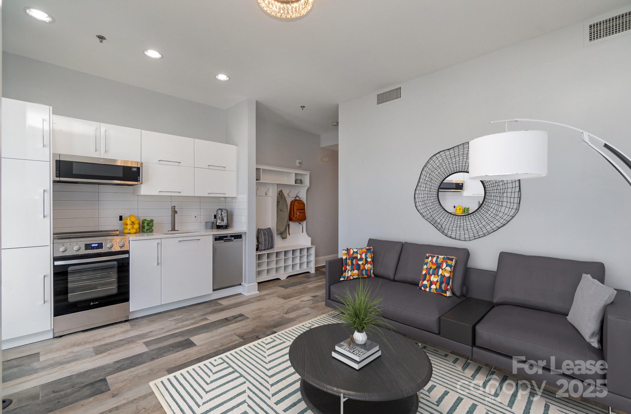 333 W Trade Street Unit: 2008