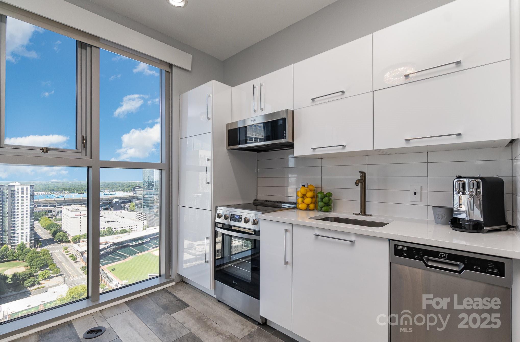333 W Trade Street Unit: 2008