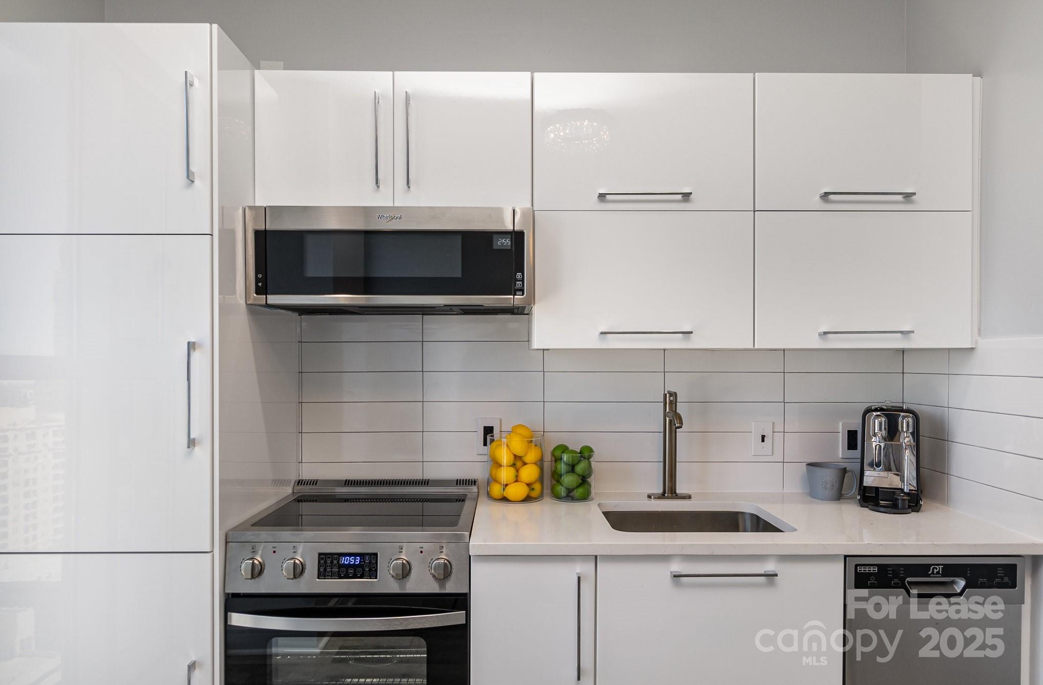 333 W Trade Street Unit: 2008