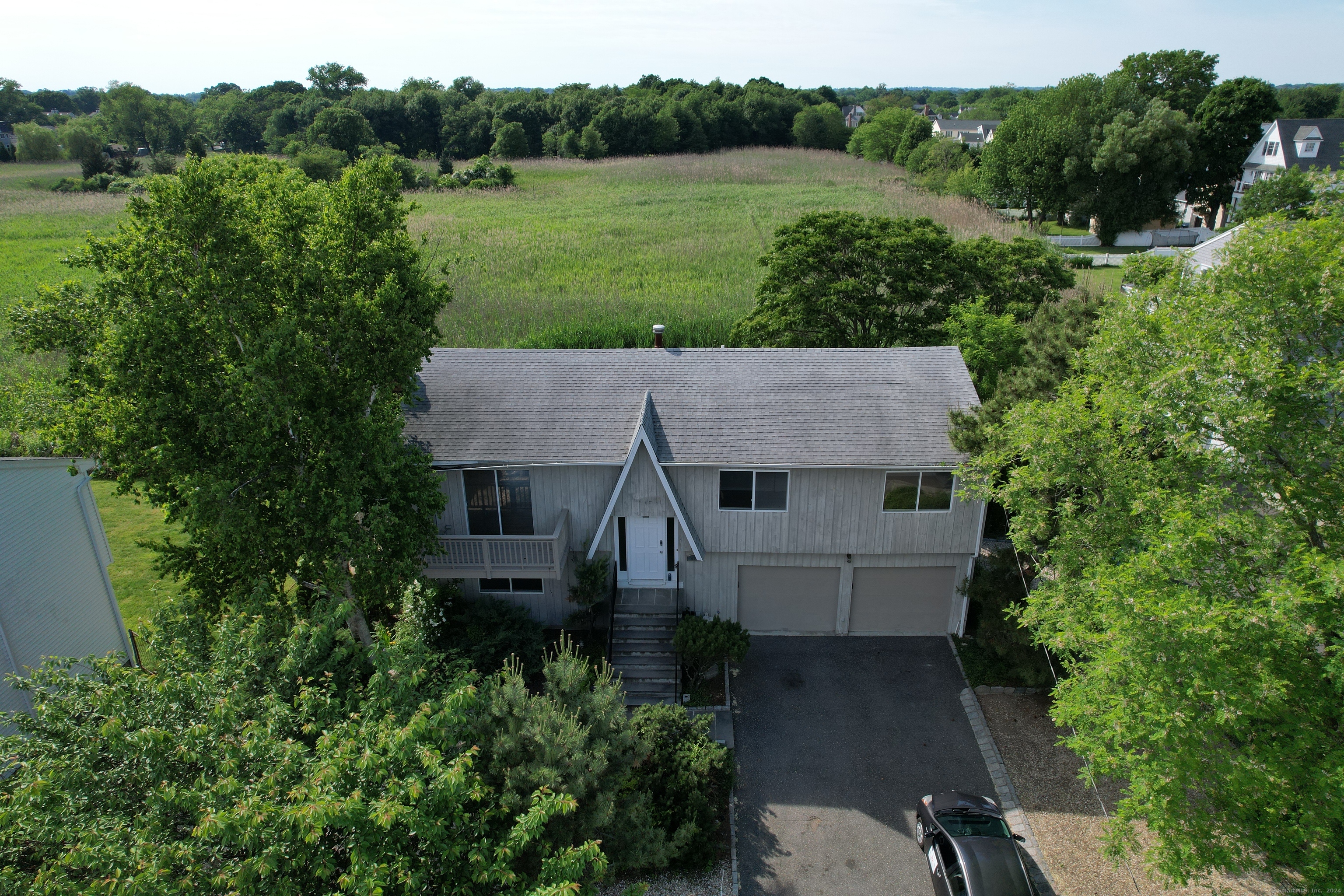 610 Beach Road