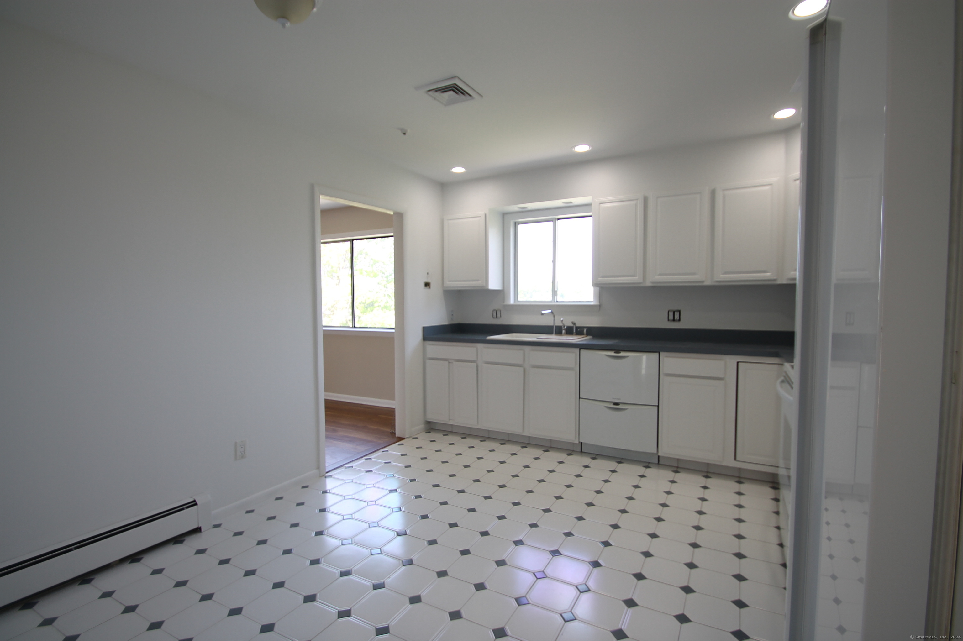 610 Beach Road