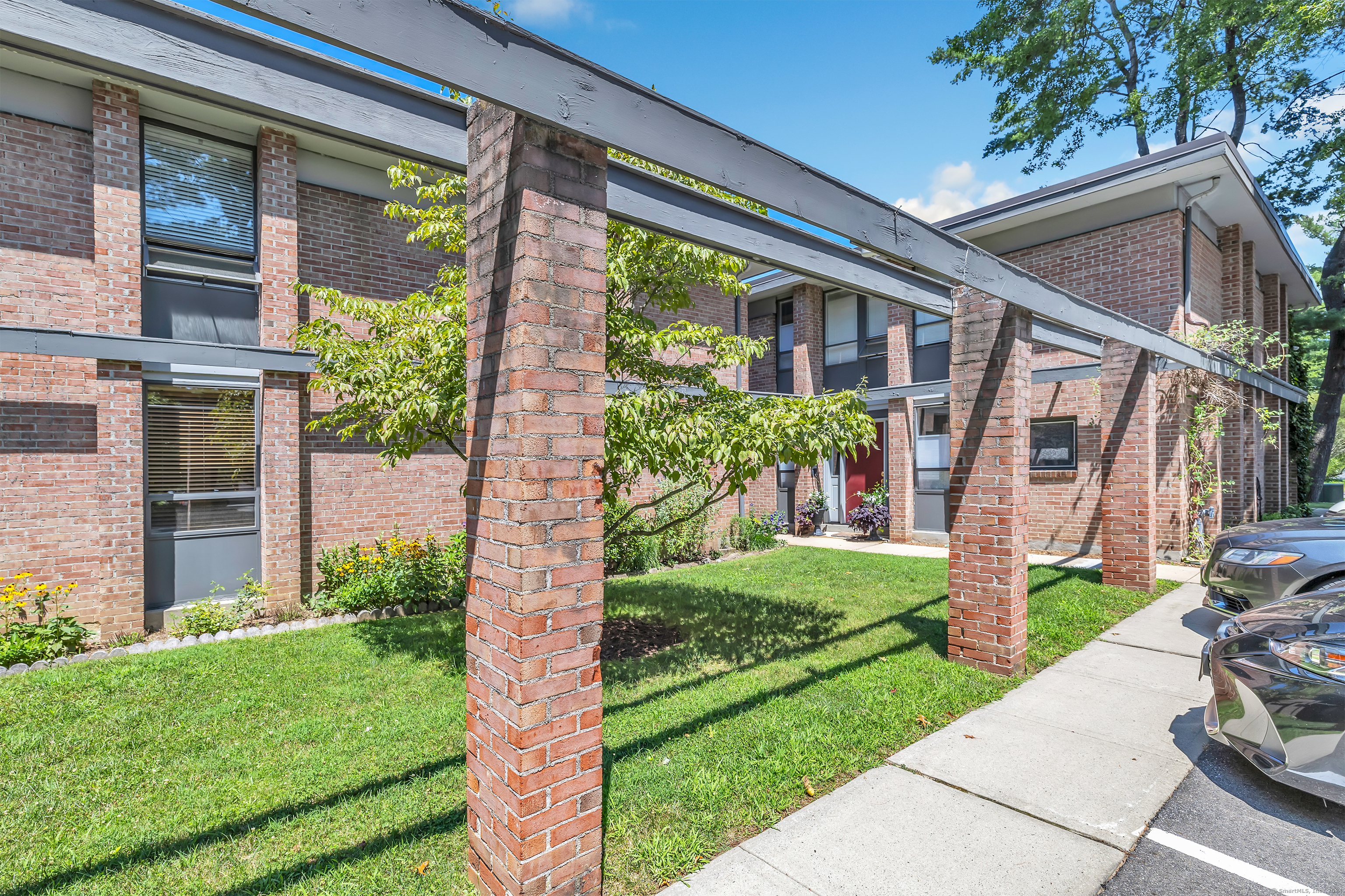 160 Fairfield Woods Road APT 29