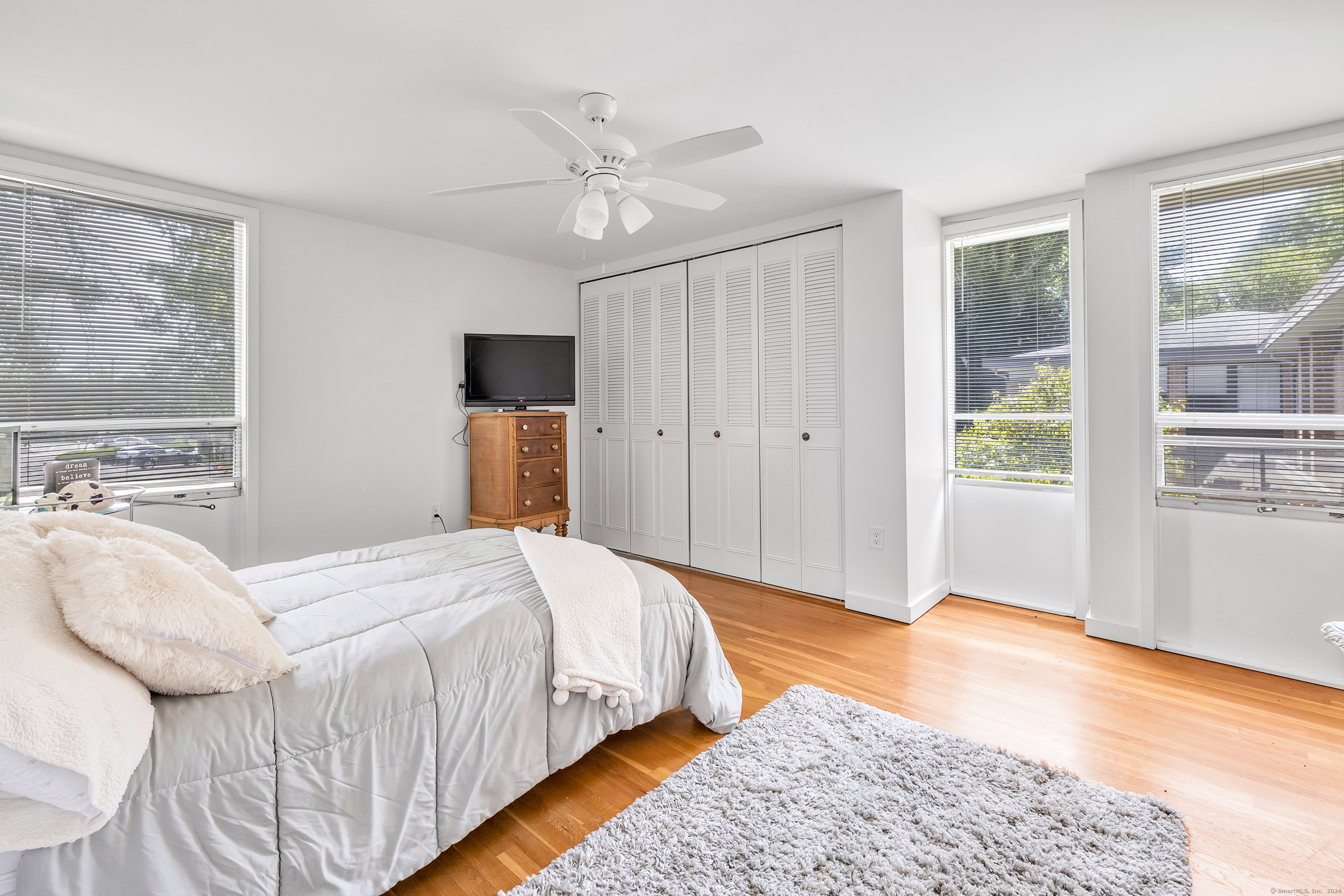 160 Fairfield Woods Road APT 29