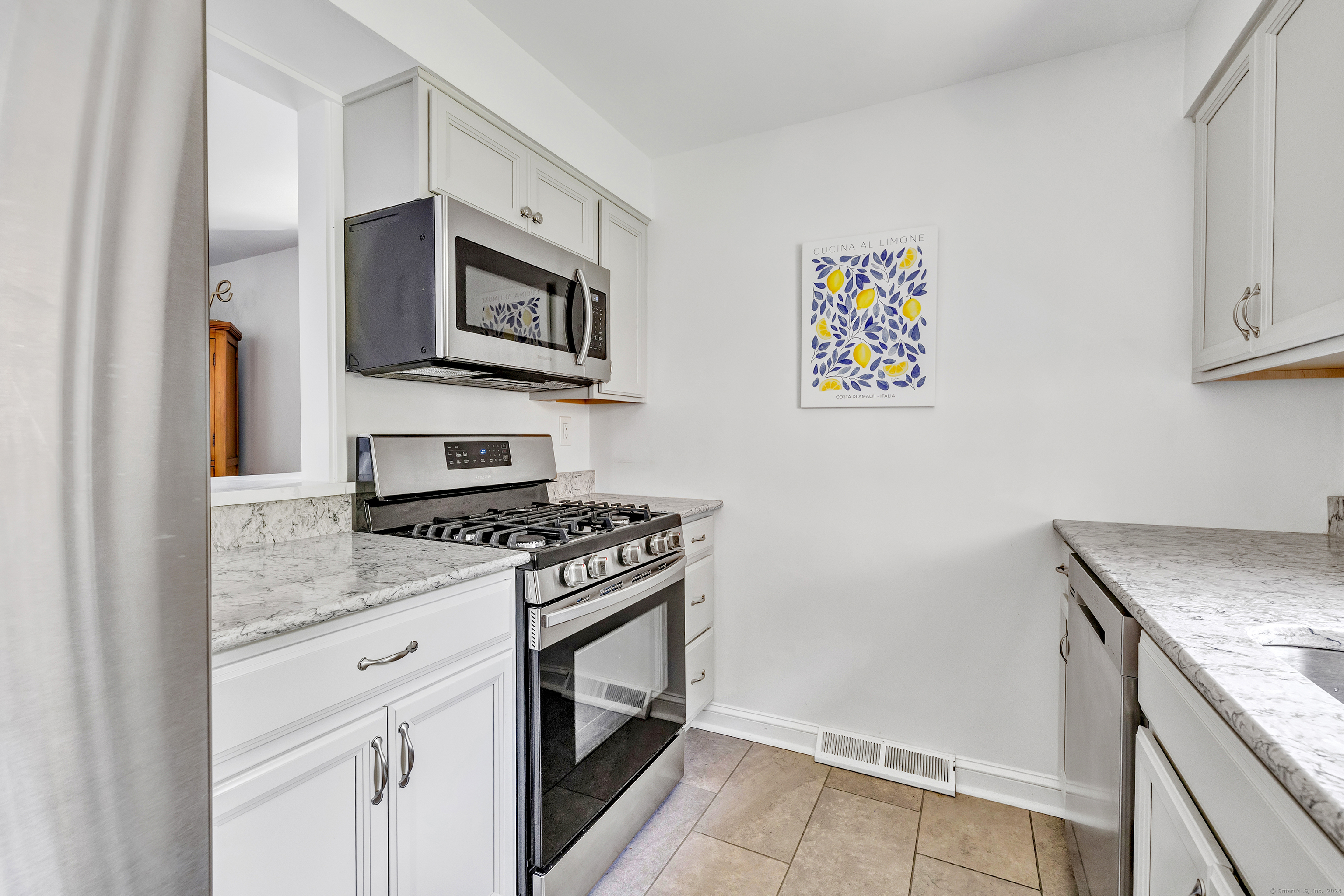 160 Fairfield Woods Road APT 29
