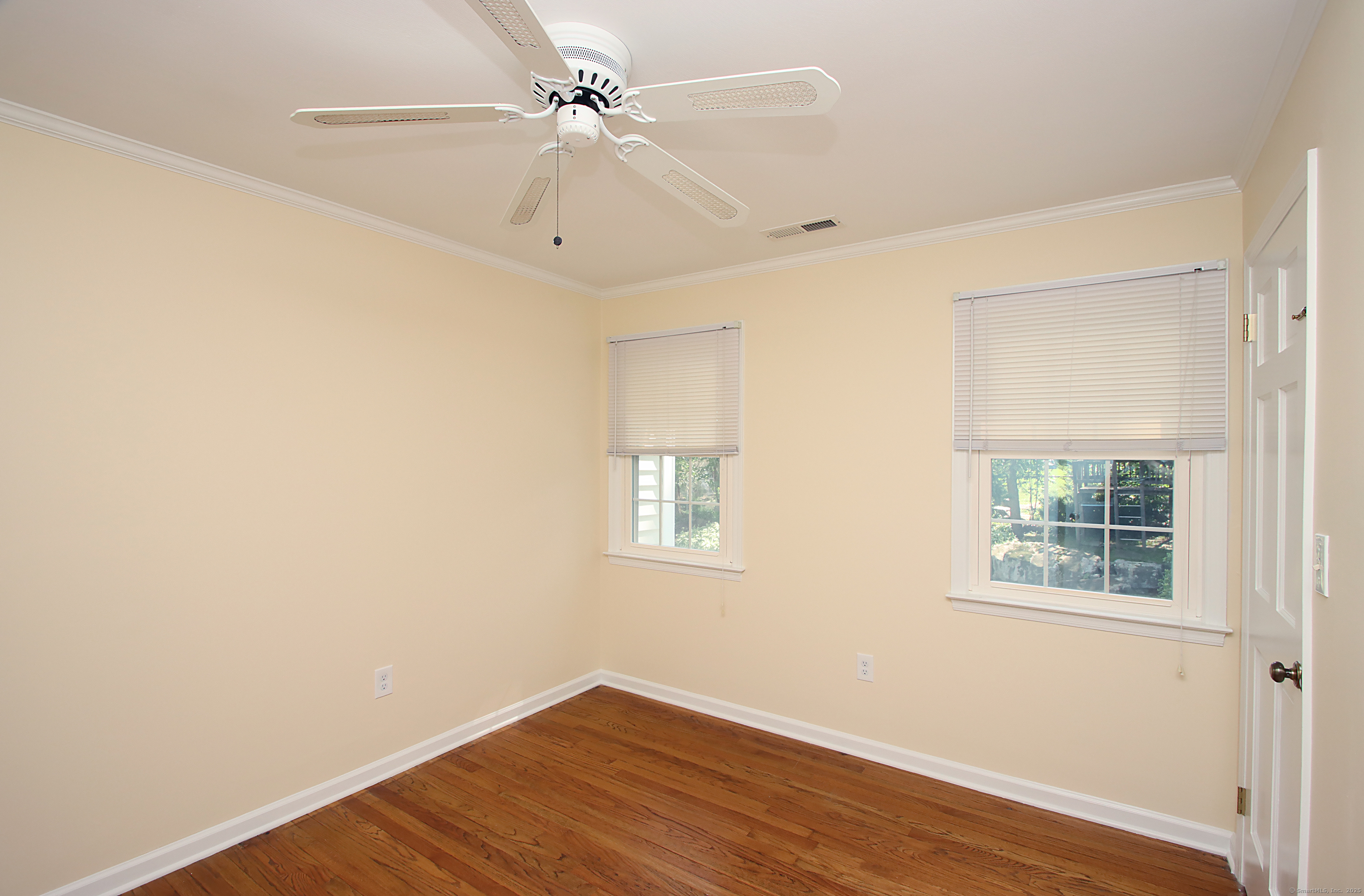 37 Lamplighter Lane