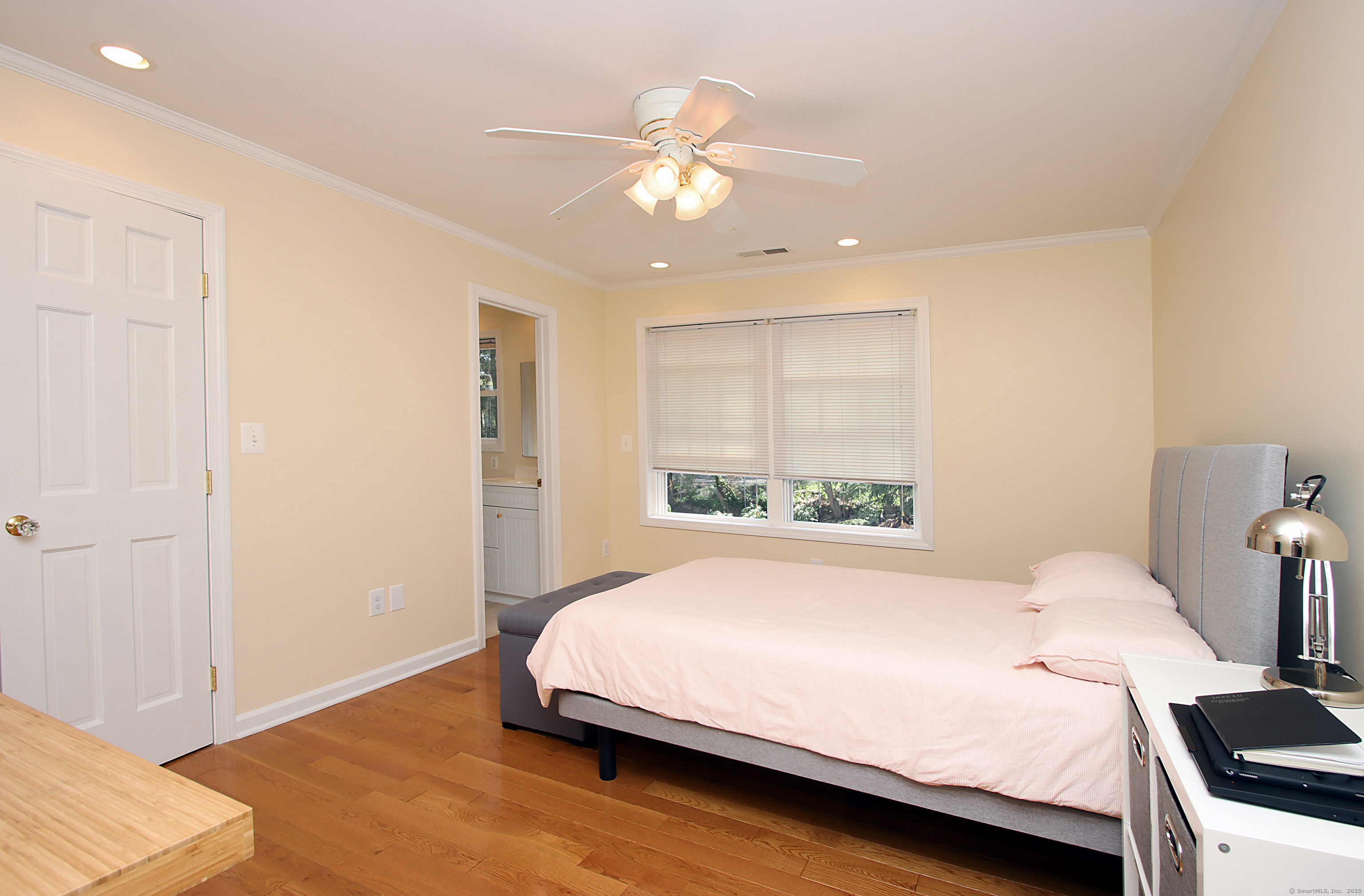 37 Lamplighter Lane
