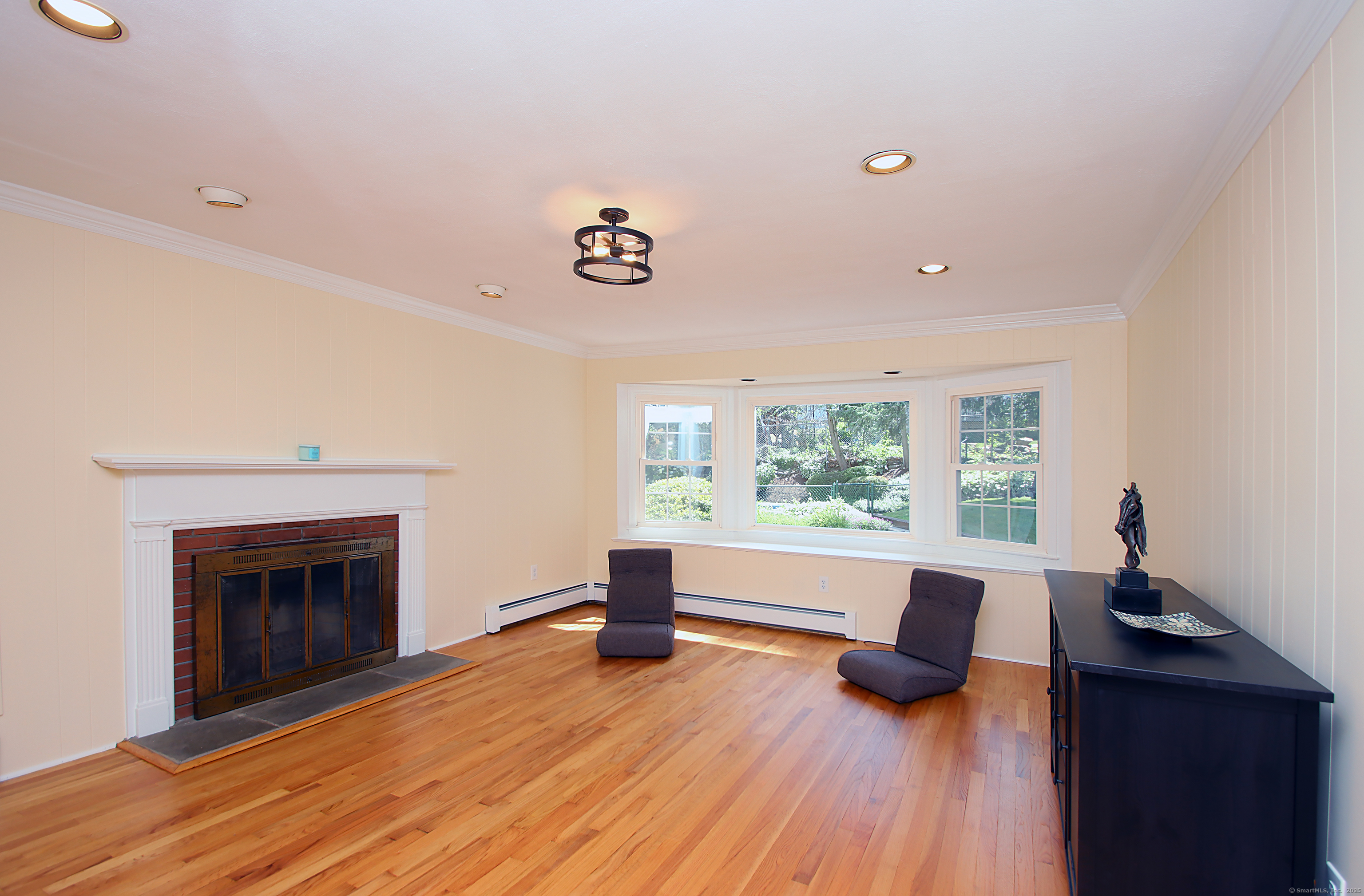 37 Lamplighter Lane