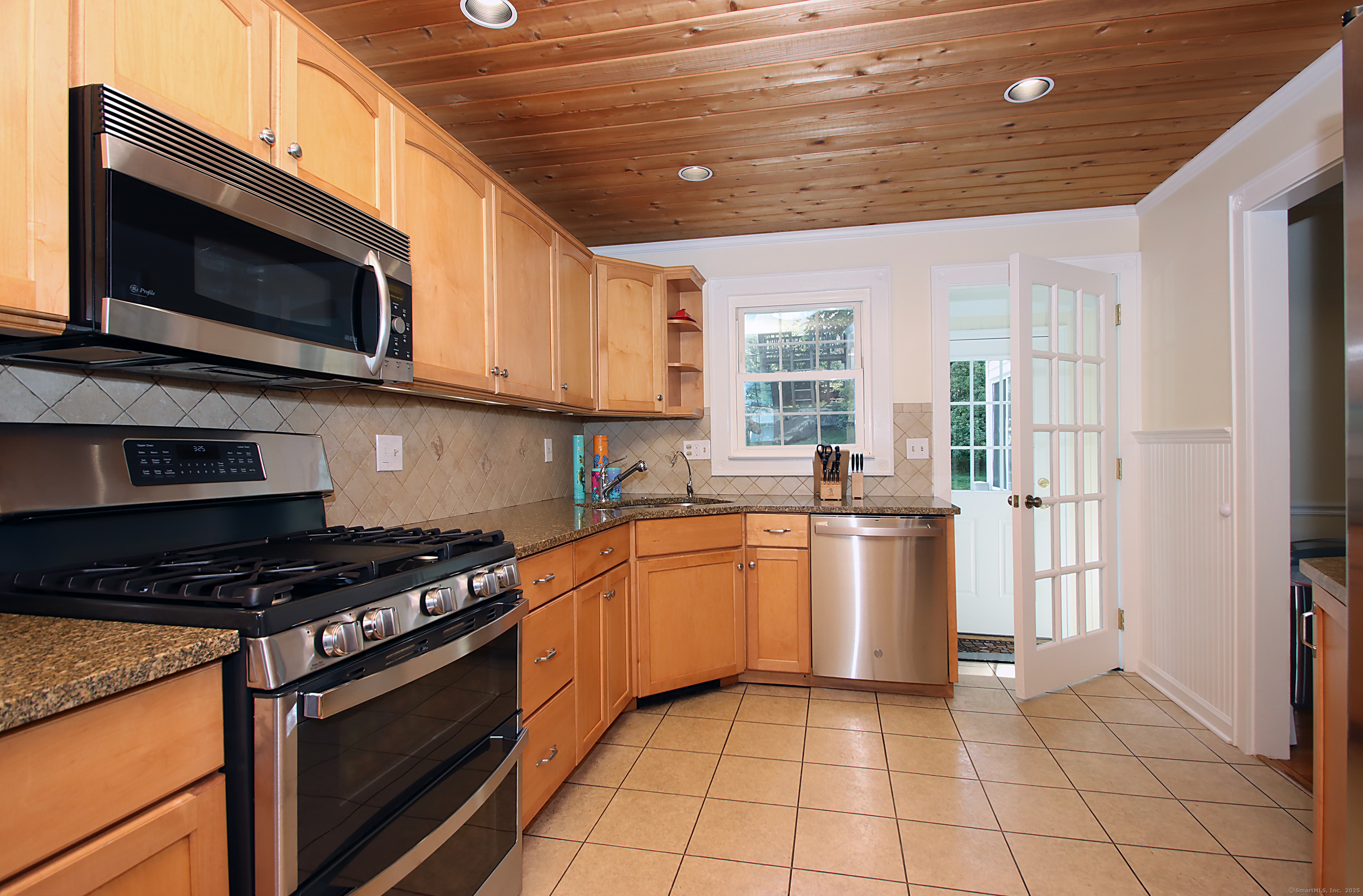 37 Lamplighter Lane