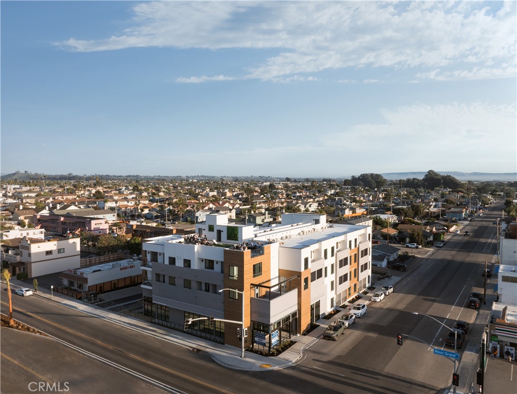 402 W. Grand Ave 409