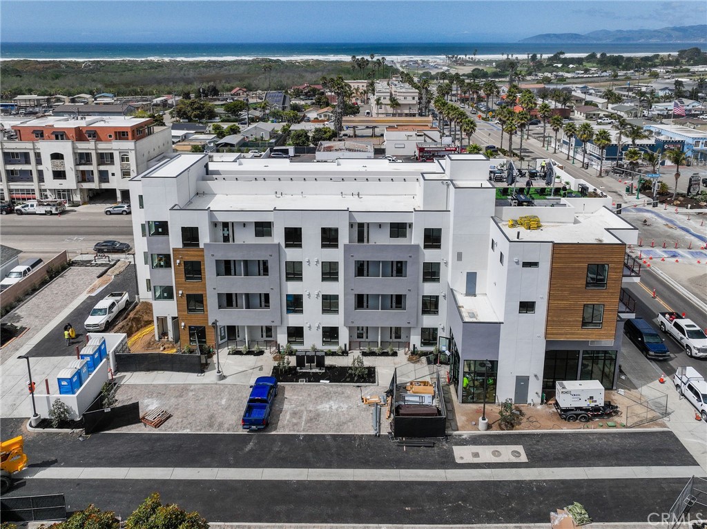 402 W. Grand Ave 409