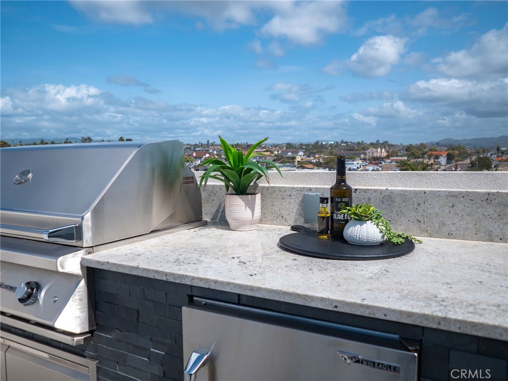 402 W. Grand Ave 409