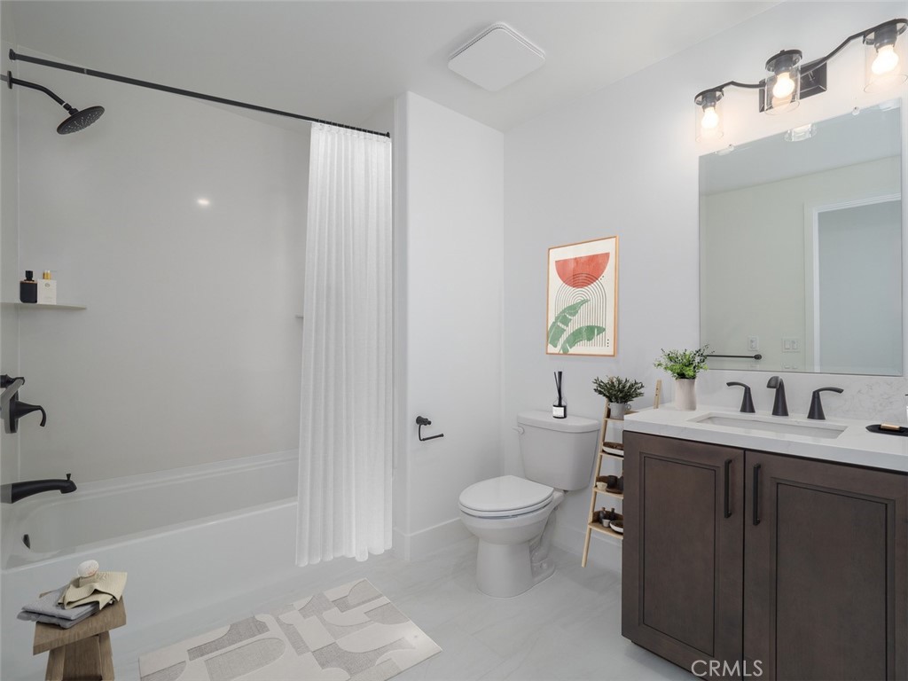 402 W. Grand Ave 409