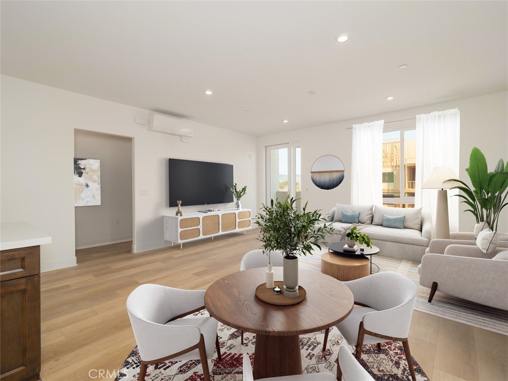 402 W. Grand Ave 409