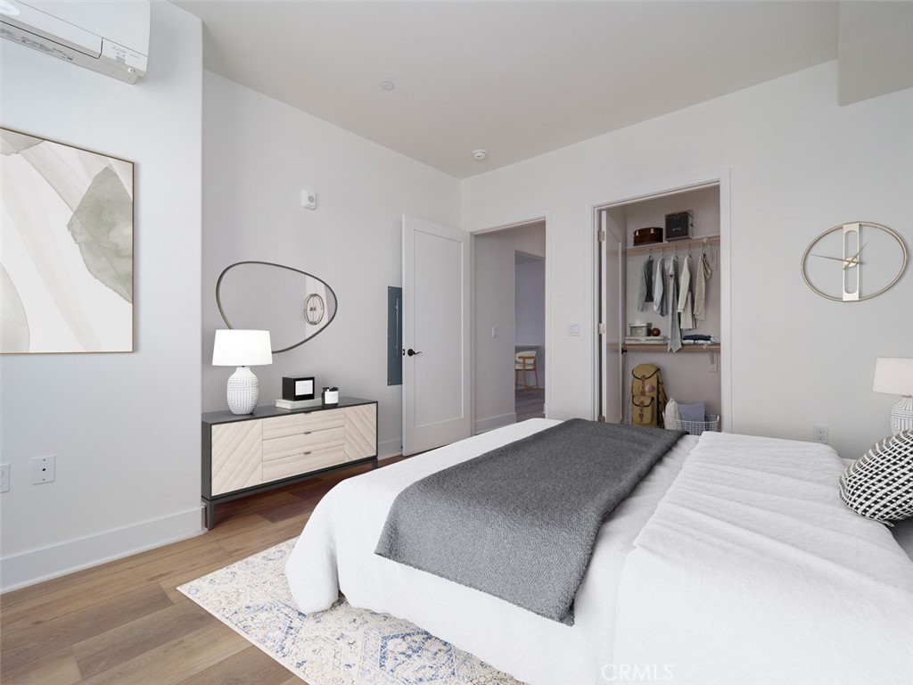 402 W. Grand Ave 409