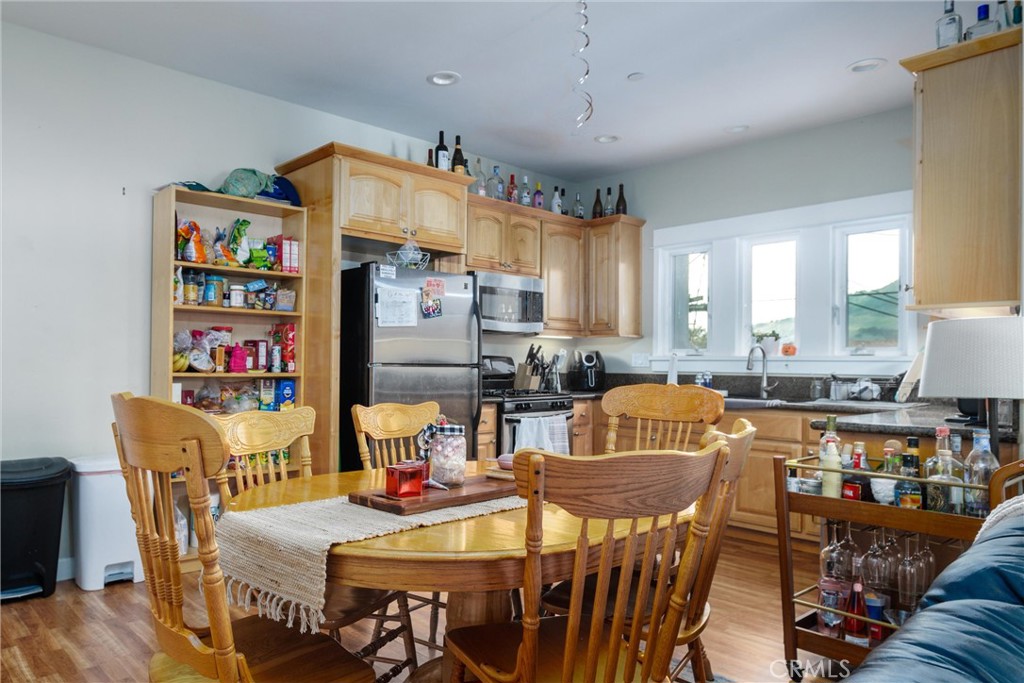 243 N Chorro Street 9