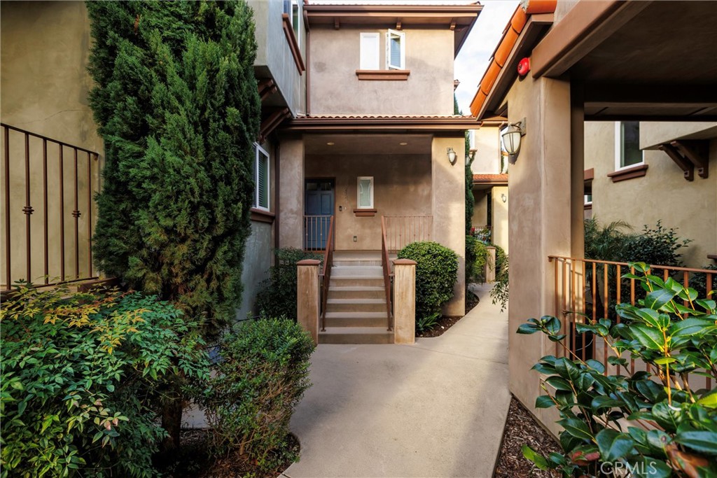 243 N Chorro Street 9