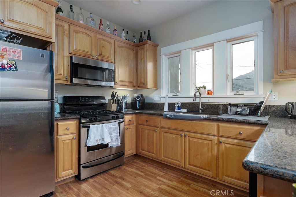 243 N Chorro Street 9