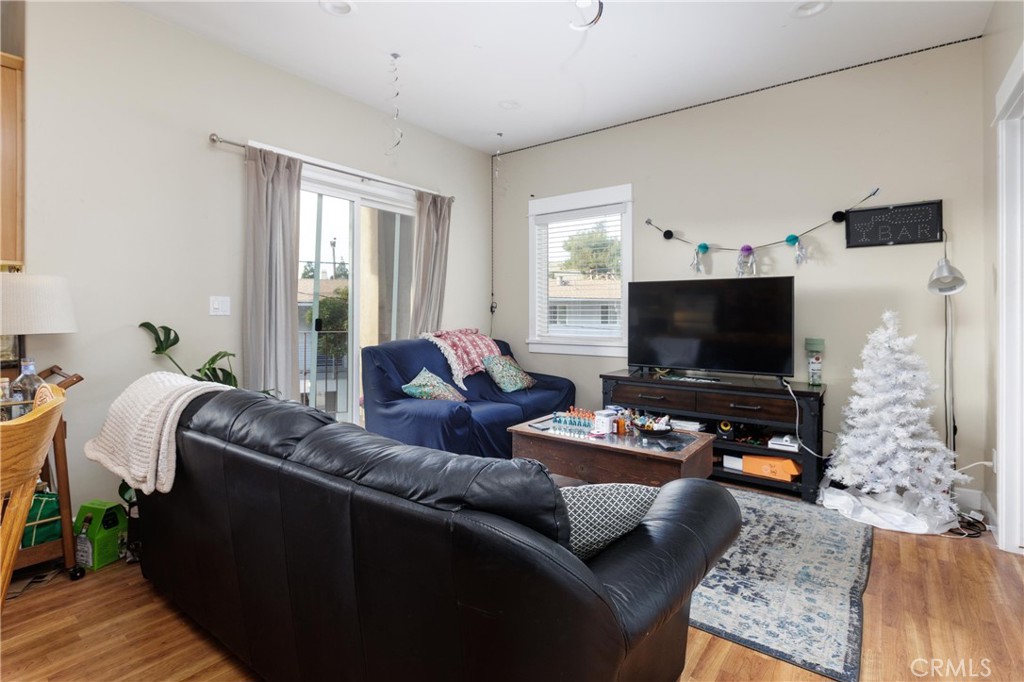 243 N Chorro Street 9