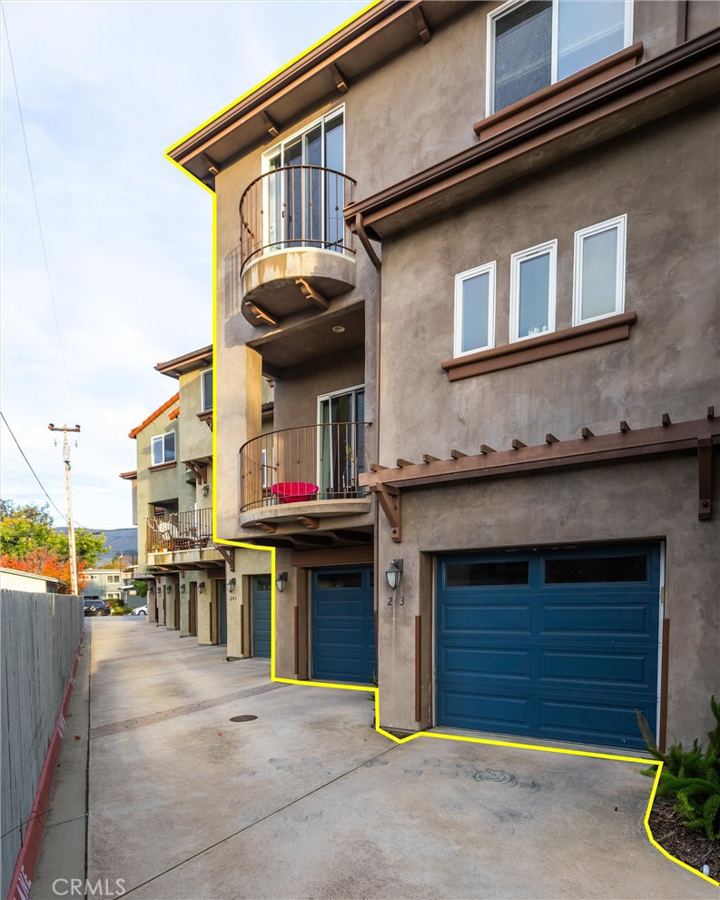 243 N Chorro Street 9