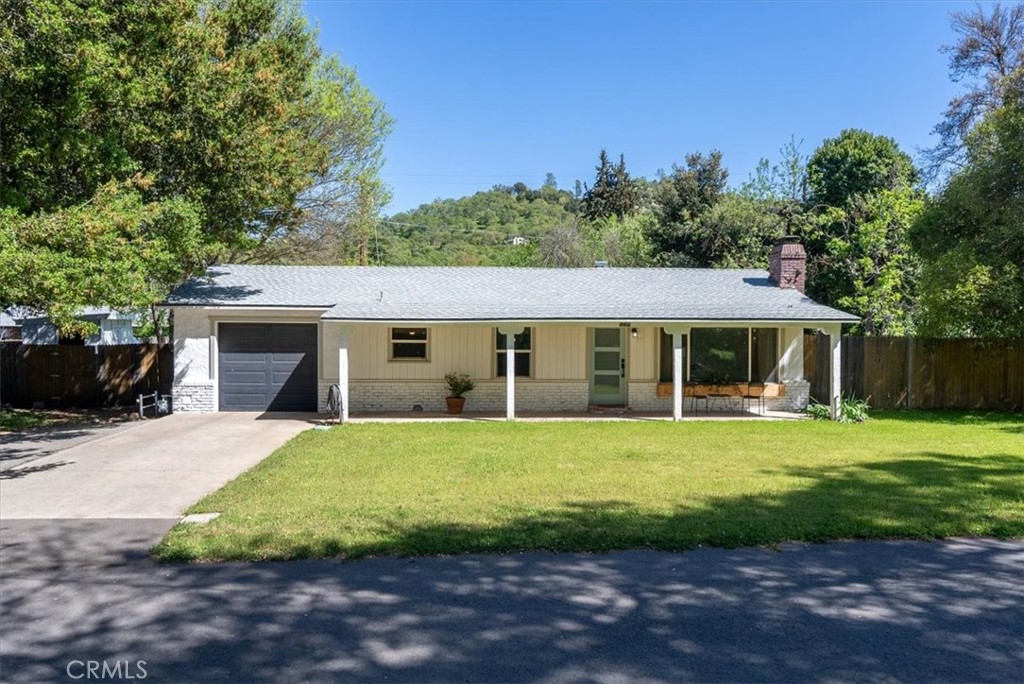 5285 Ensenada Avenue