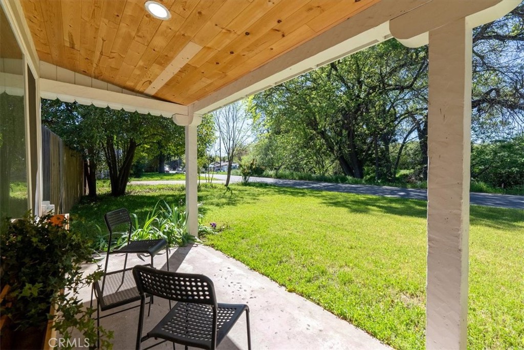 5285 Ensenada Avenue