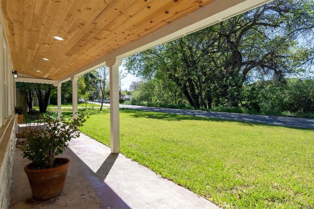 5285 Ensenada Avenue