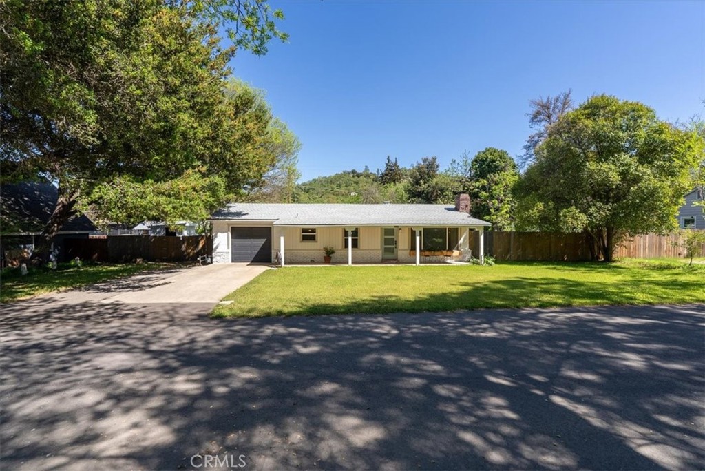 5285 Ensenada Avenue