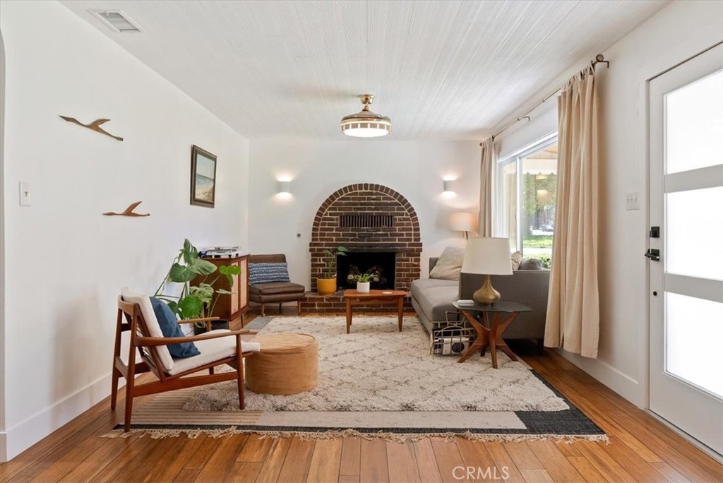 5285 Ensenada Avenue