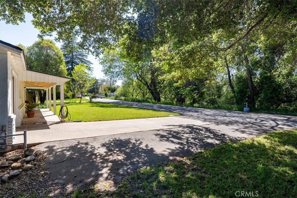 5285 Ensenada Avenue