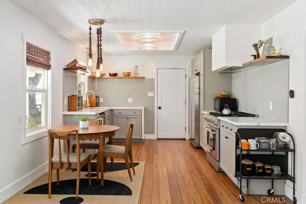 5285 Ensenada Avenue