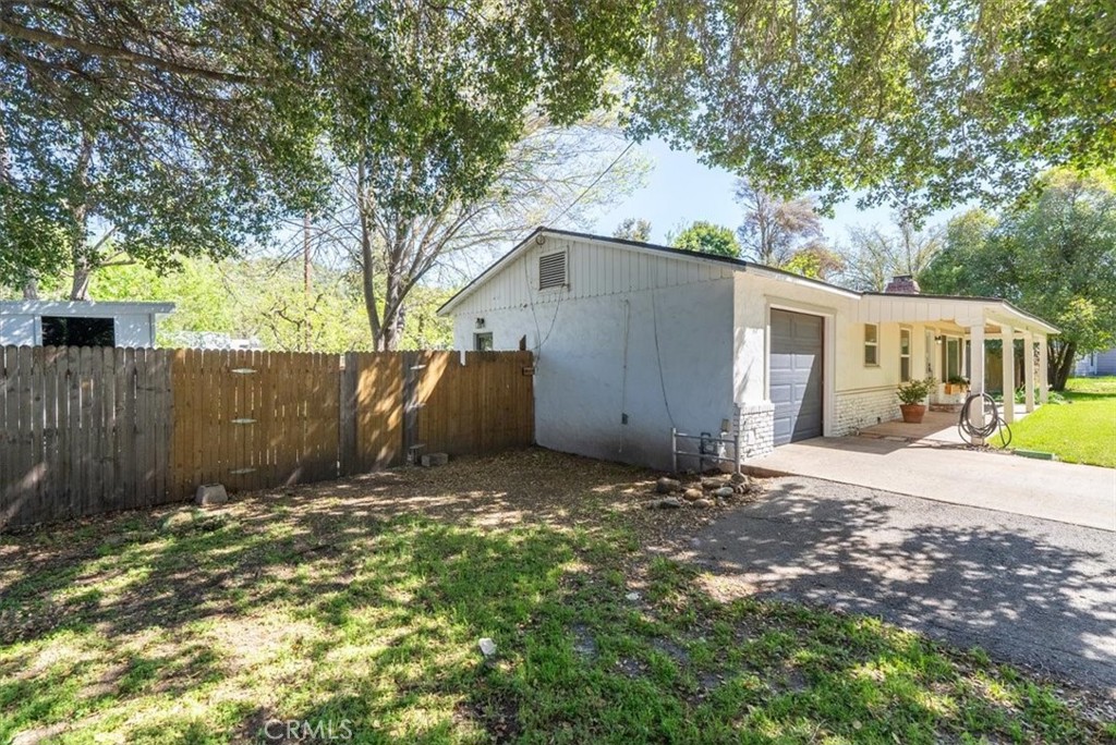 5285 Ensenada Avenue