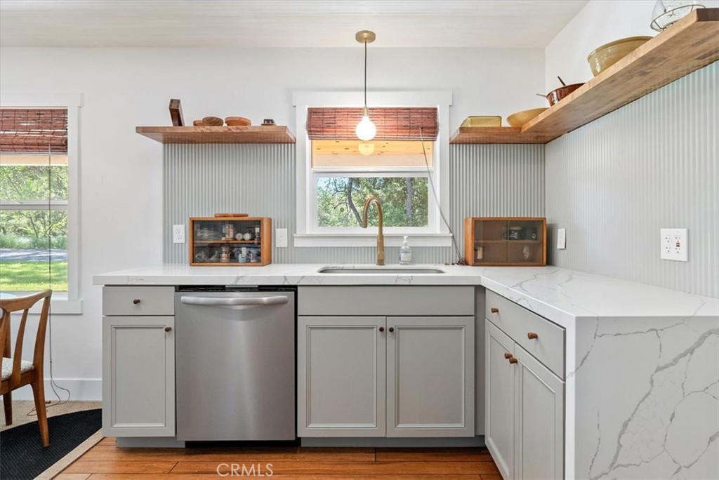 5285 Ensenada Avenue