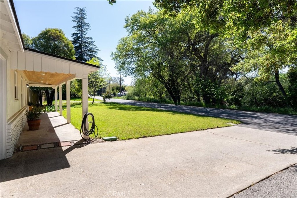 5285 Ensenada Avenue