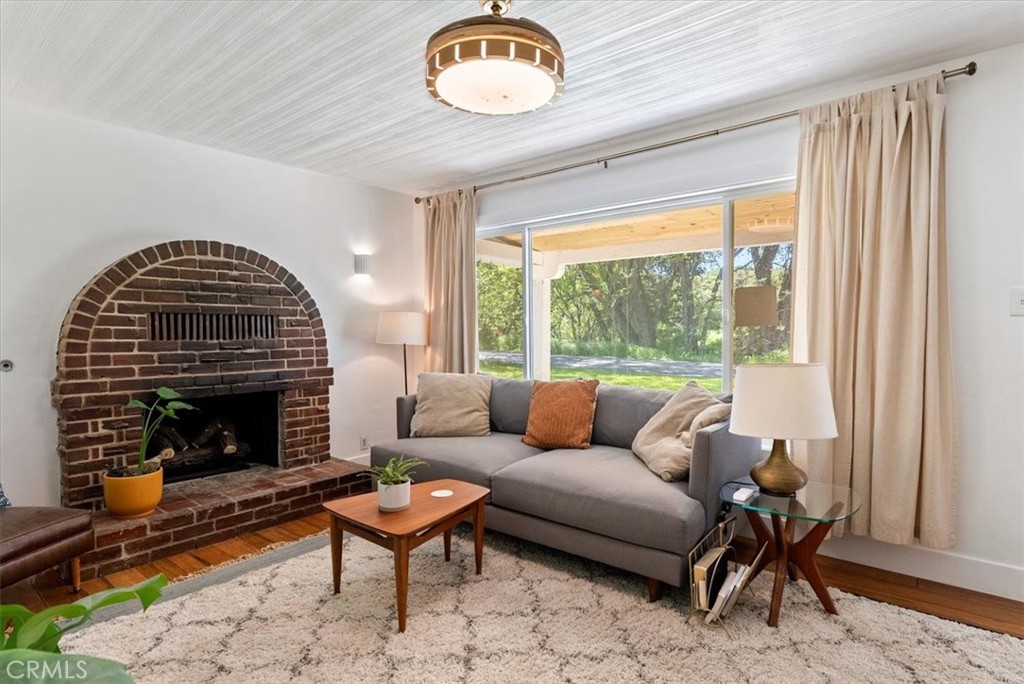 5285 Ensenada Avenue